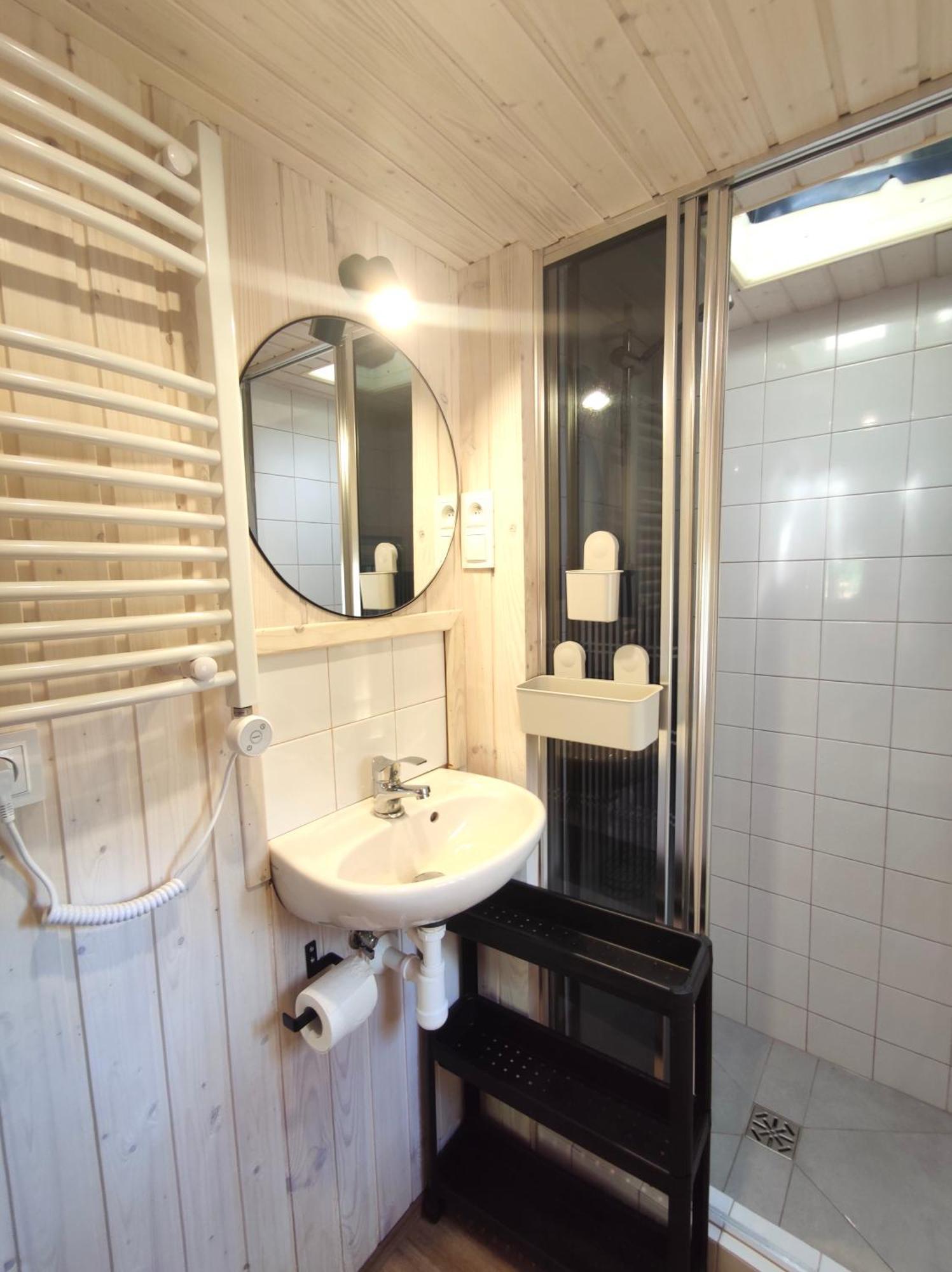 Lubiana180 Scandi Wsrod Drzew Jacuzzi Taras Na Dachu Jezioro Kaszuby Pieski Tylko Do 10kg Za Dodatkowa Oplata * Grzybowo (Pomerania)