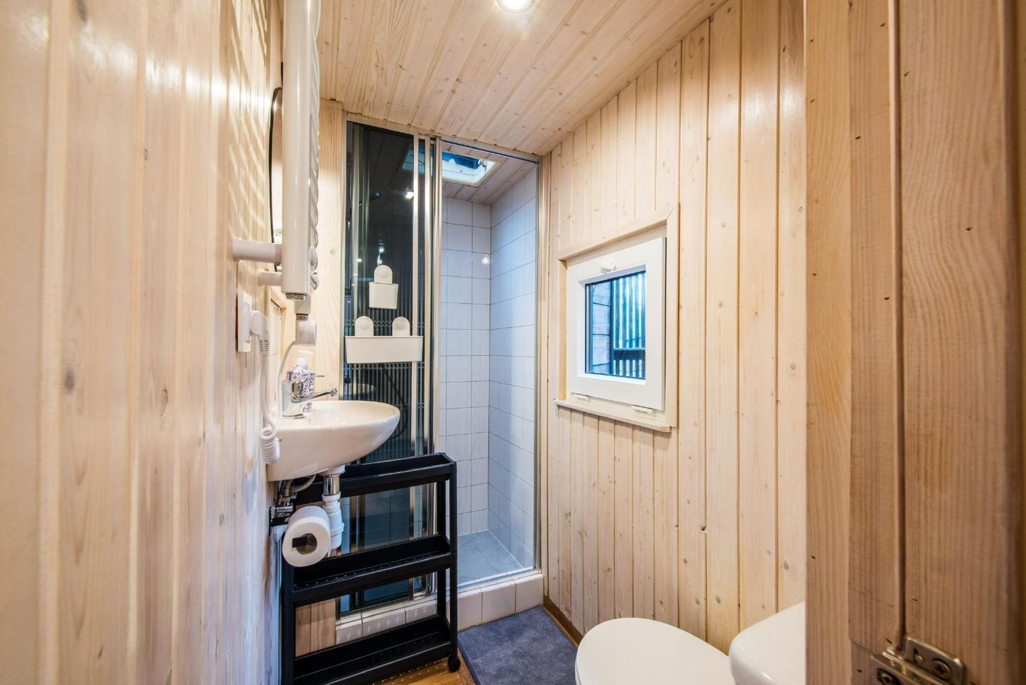 Lubiana180 Scandi Wsrod Drzew Jacuzzi Taras Na Dachu Jezioro Kaszuby Pieski Tylko Do 10kg Za Dodatkowa Oplata Holiday home
